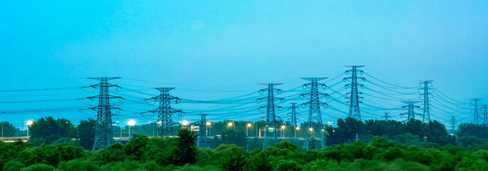 輸電鐵塔
